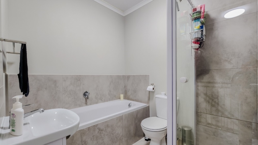 2 Bedroom Property for Sale in Zonnendal Western Cape